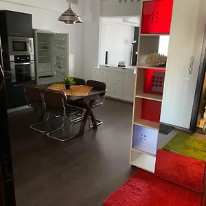 verificați disponibilitatea